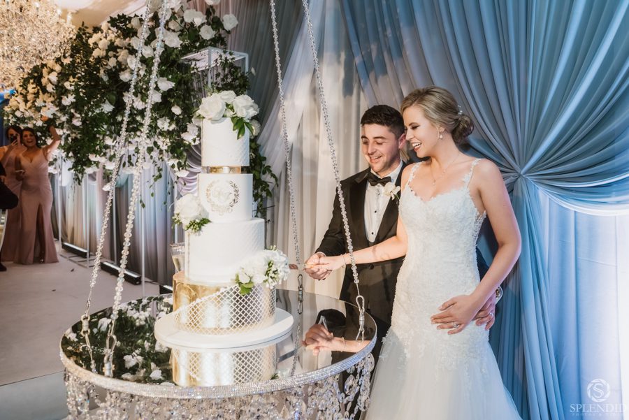 White Cake - Romantic Wedding